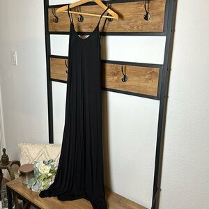 Women’s black spaghetti strap stretch maxi - size medium. Worn once!